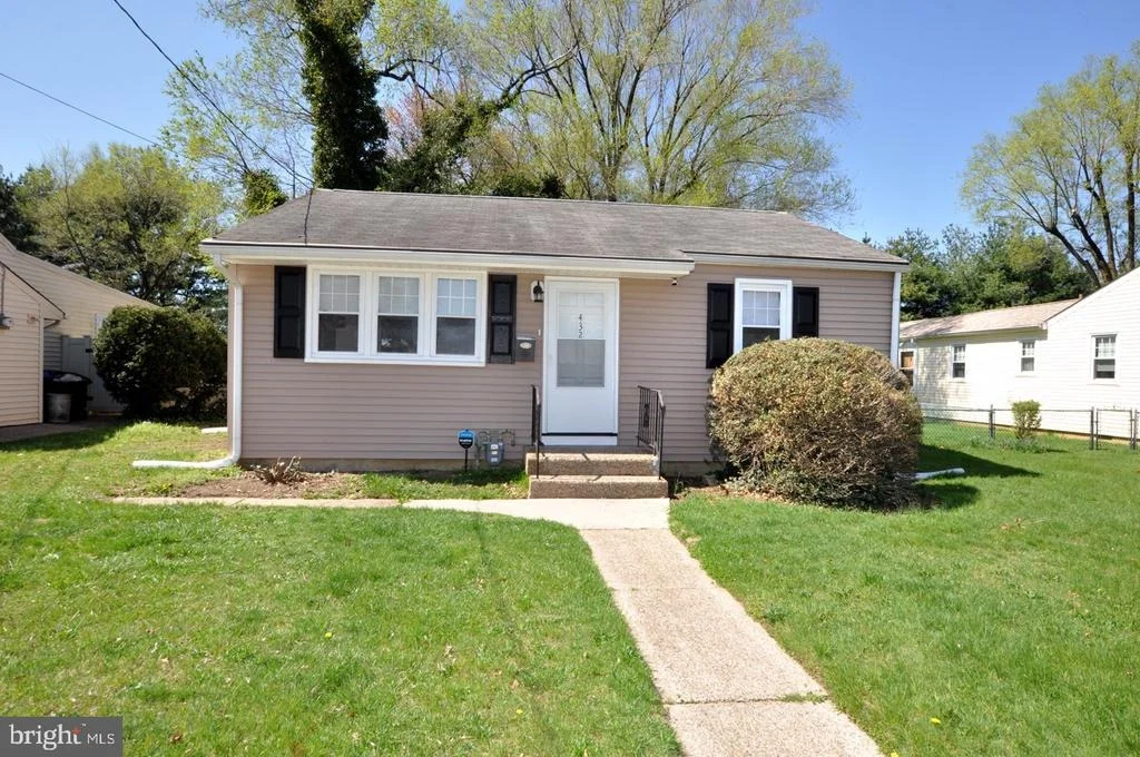 Photo of 432 N COLES AVENUE