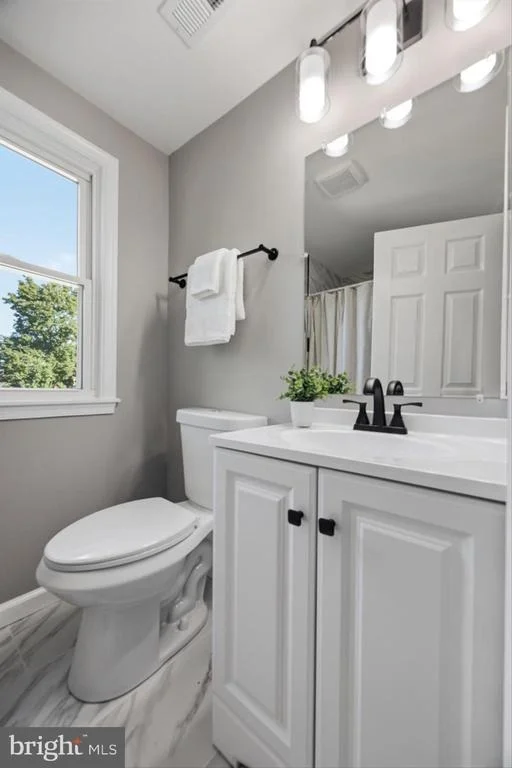 Photo of 183 KENWOOD ROAD