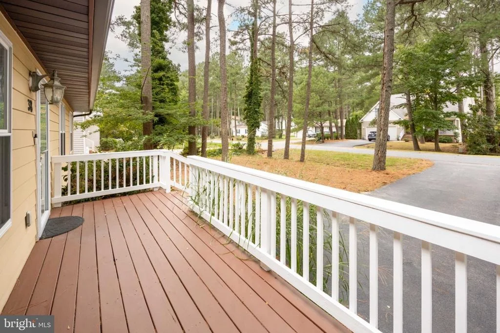 Photo of 38 FAIRWAY LANE