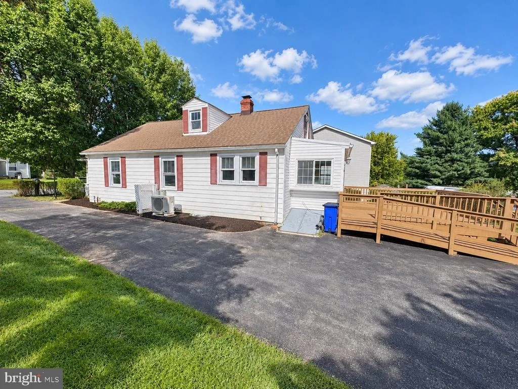 Photo of 8921 YELLOW SPRINGS ROAD