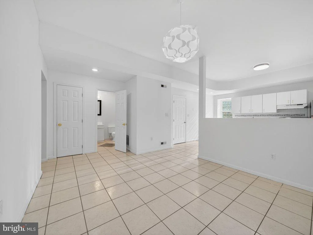 Photo of 9290 BAKER STREET