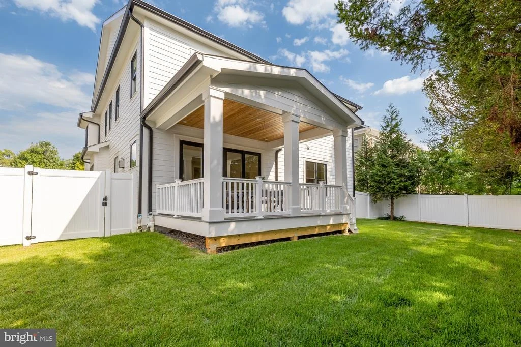 Photo of 9508 FOREST ROAD