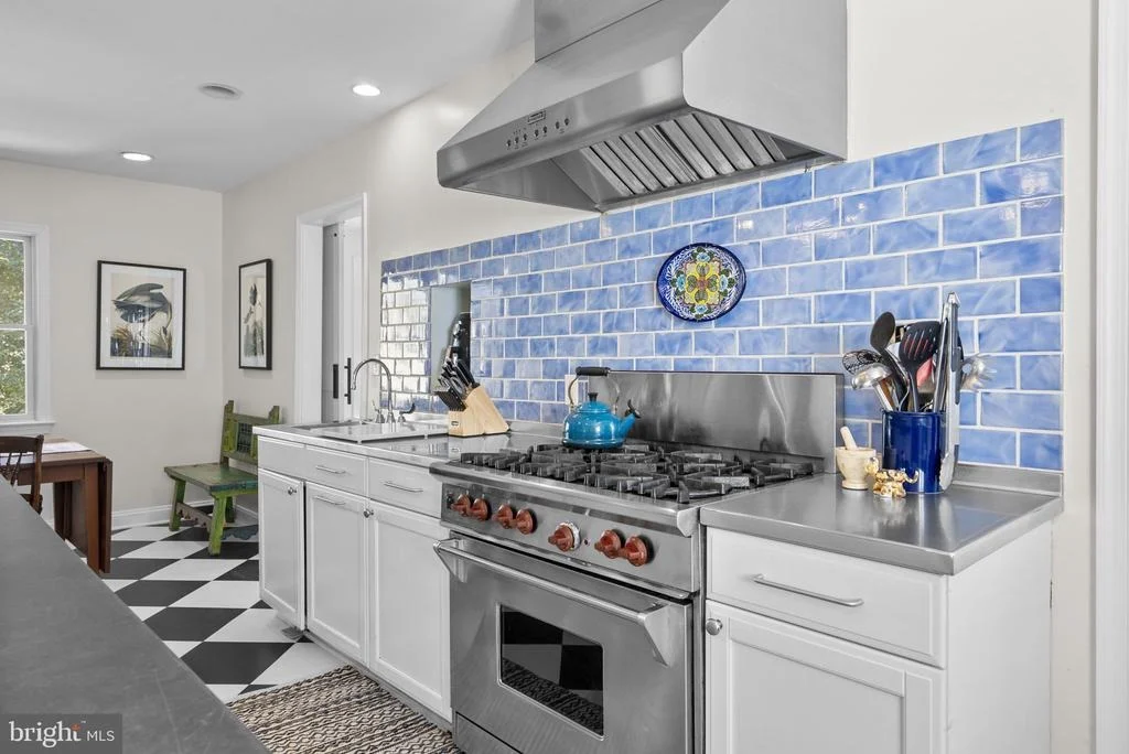 Photo of 212 DEARBORN AVENUE