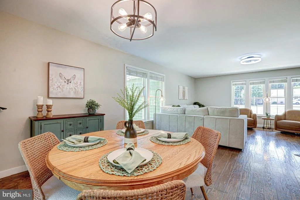 Photo of 119 N MEADOW DRIVE