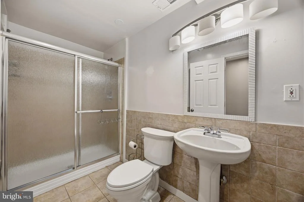 Photo of 2416 VALLEY BROOK LANE
