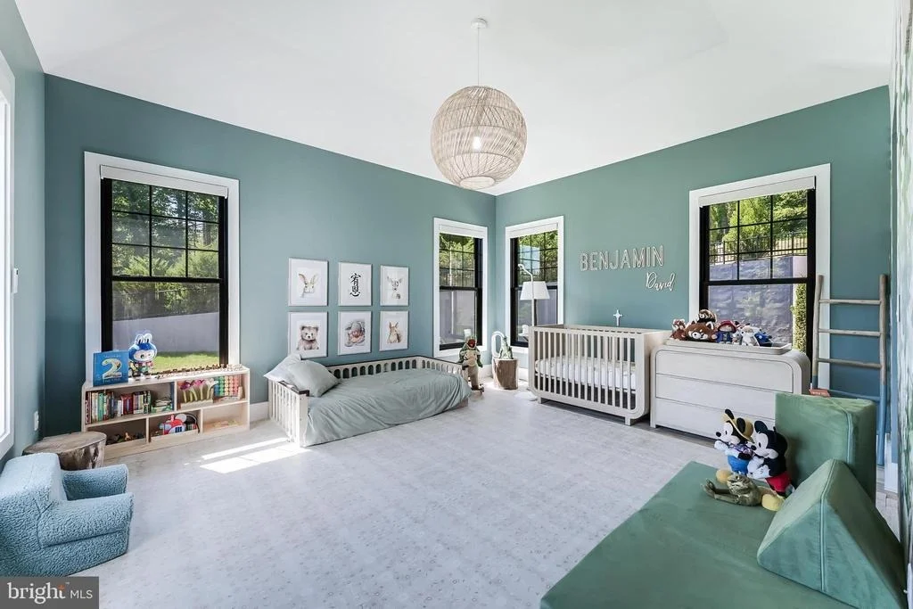 Photo of 952 WALKER ROAD
