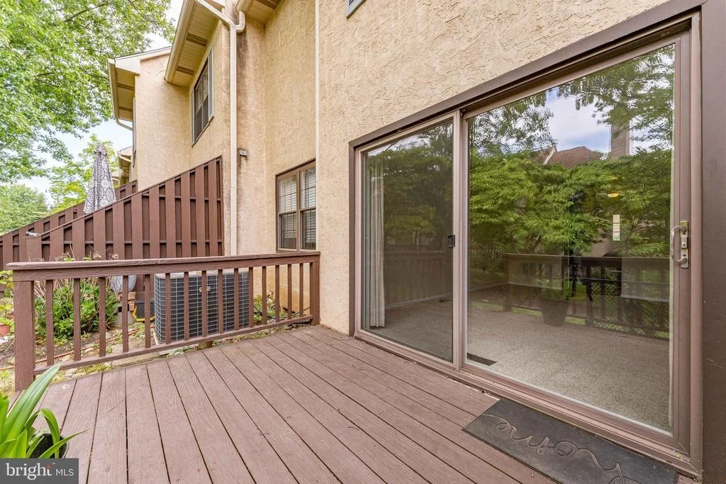 Photo of 11 CHATEAU CIRCLE