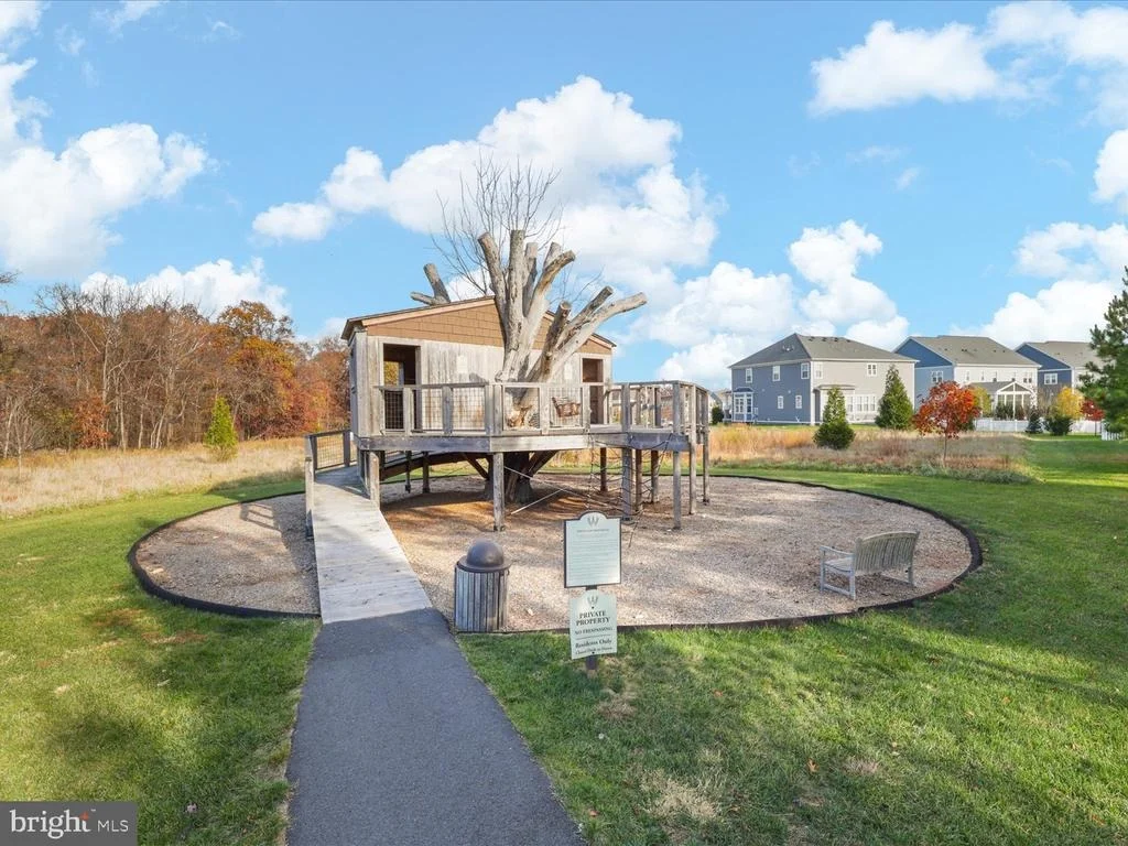 Photo of 25970 LIQUIDAMBAR LANE