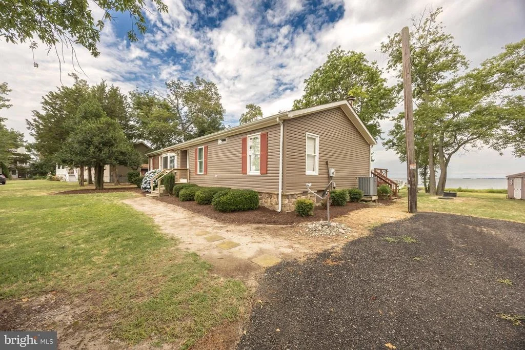 Photo of 7940 RIVERVIEW ROAD
