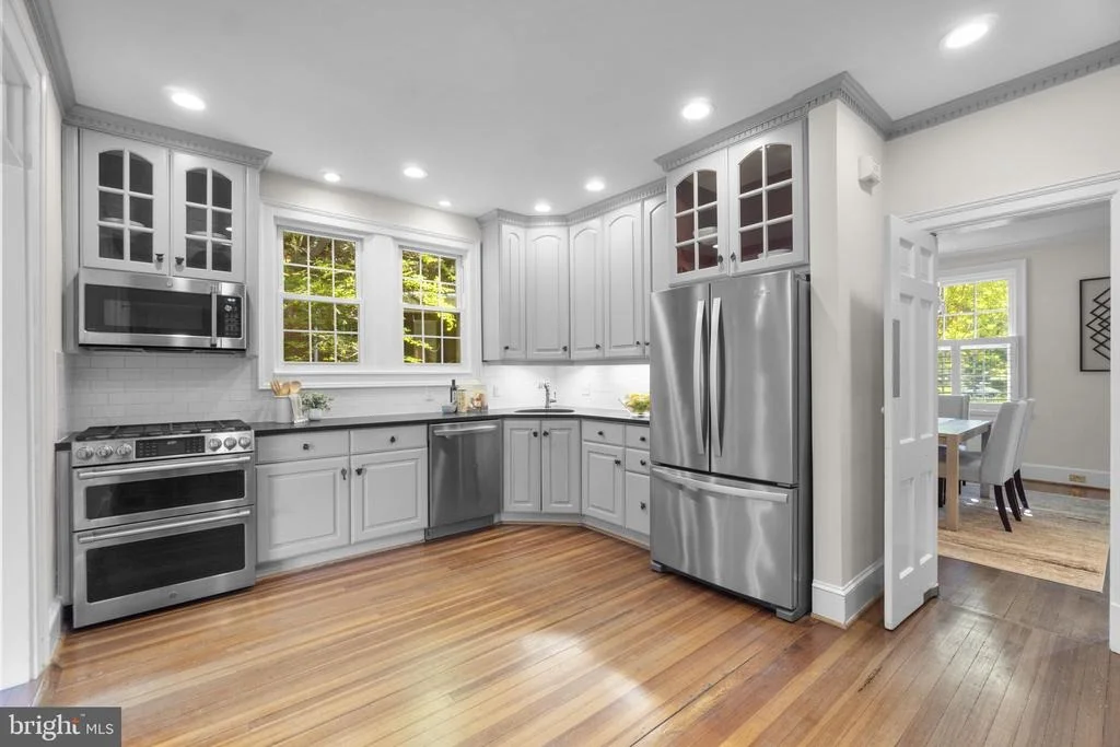 Photo of 305 COLLEGE PLACE