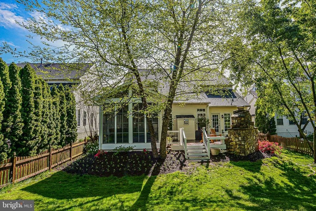Photo of 26139 MURREY DRIVE