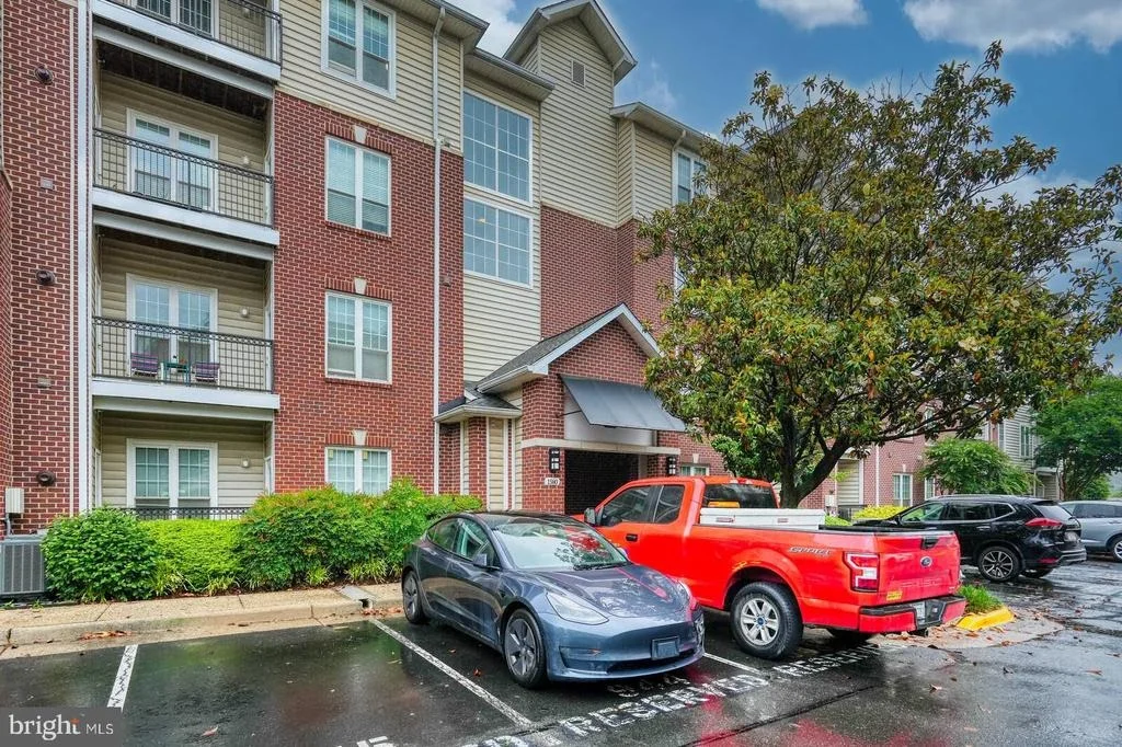 Photo of Unit 4310 at 1580 SPRING GATE DRIVE
