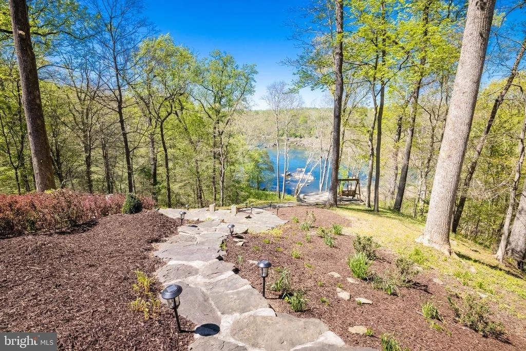 Photo of 658 LIVE OAK DRIVE