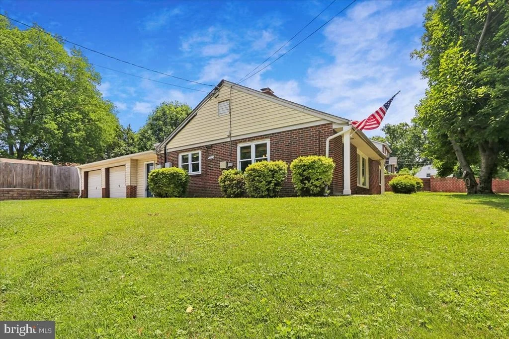 Photo of 10123 CAPITOL VIEW AVENUE