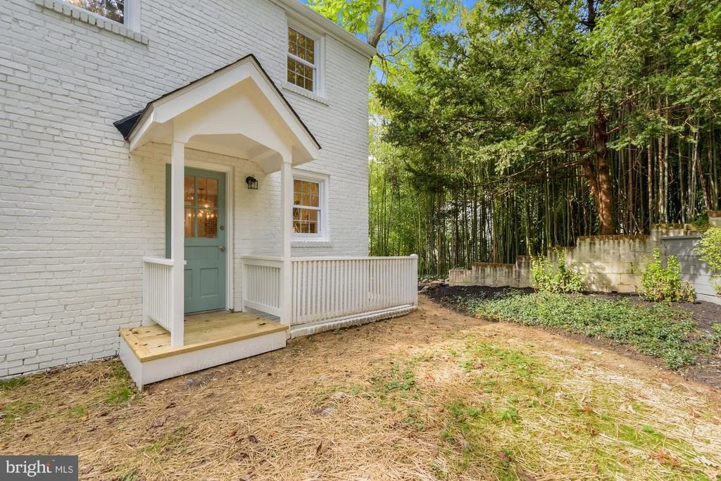 Photo of 8713 READING ROAD