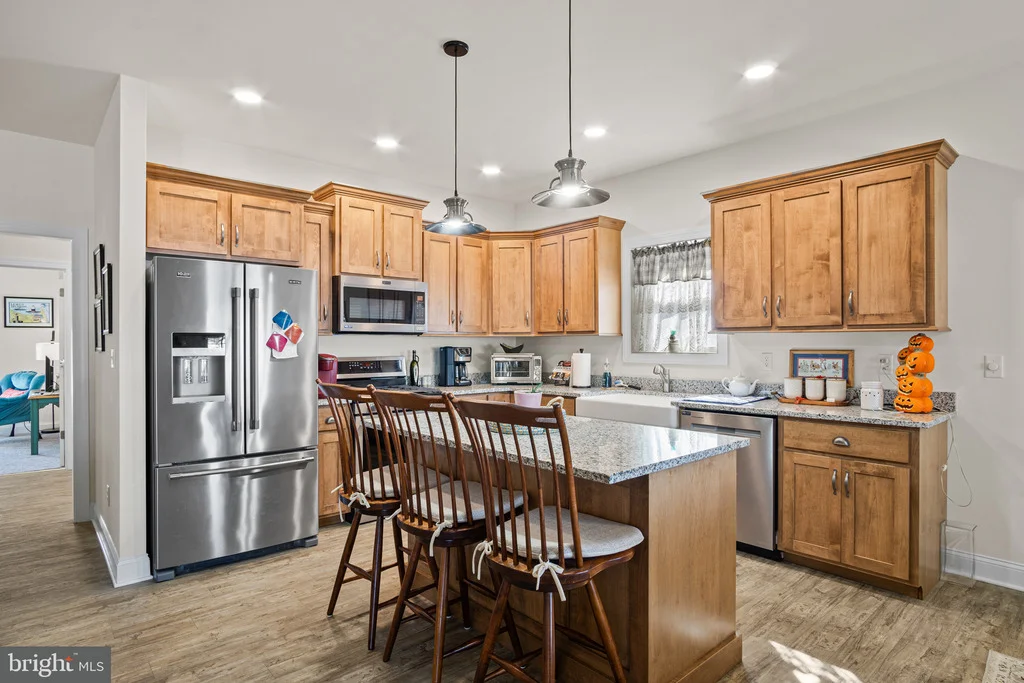 Photo of 226 UNIVERSITY DRIVE