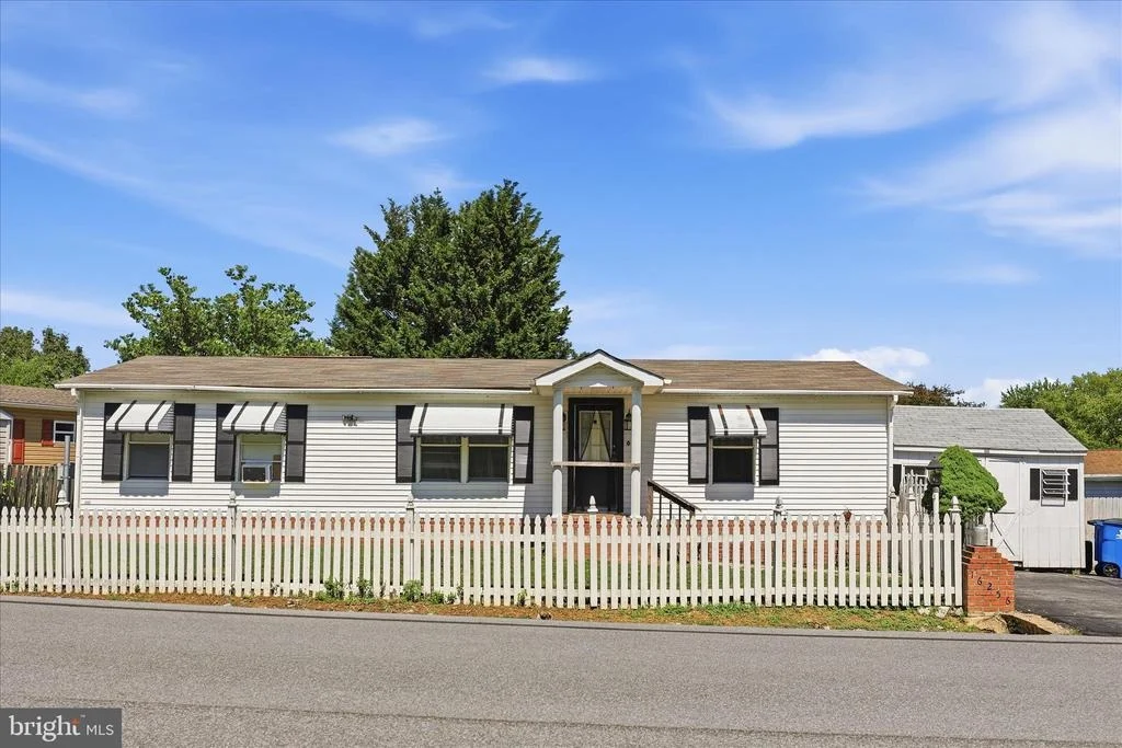Photo of 16256 MCGREGOR DRIVE
