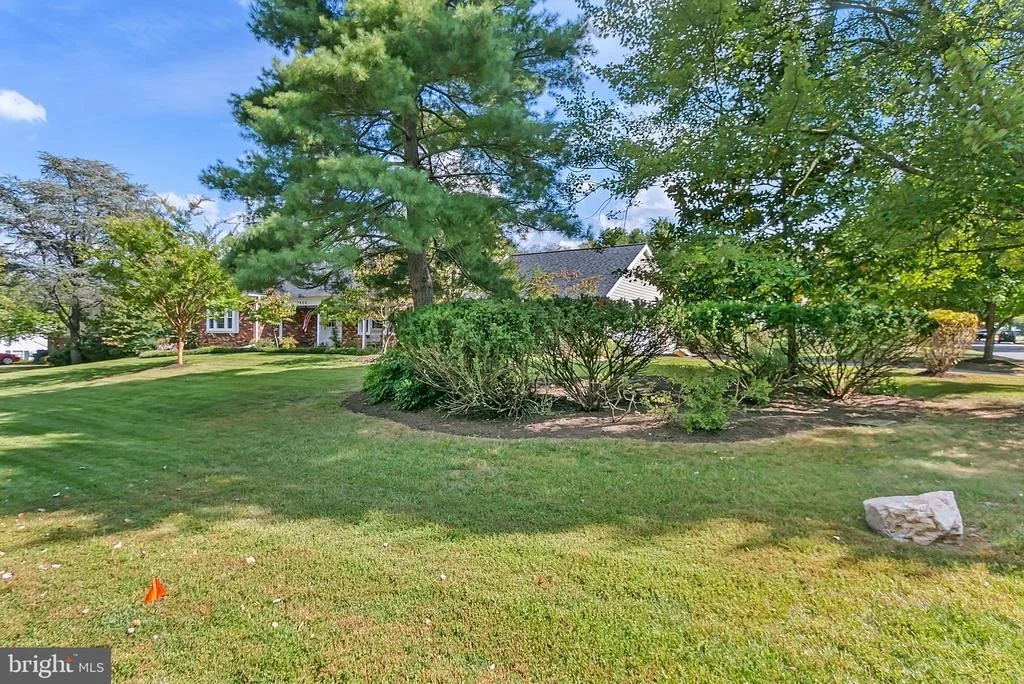 Photo of 2808 VILLAGE LANE