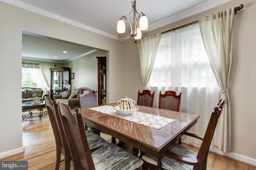 Photo of 1305 OAKVIEW DRIVE