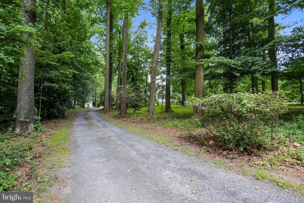 Photo of 17415 BATCHELLORS FOREST ROAD