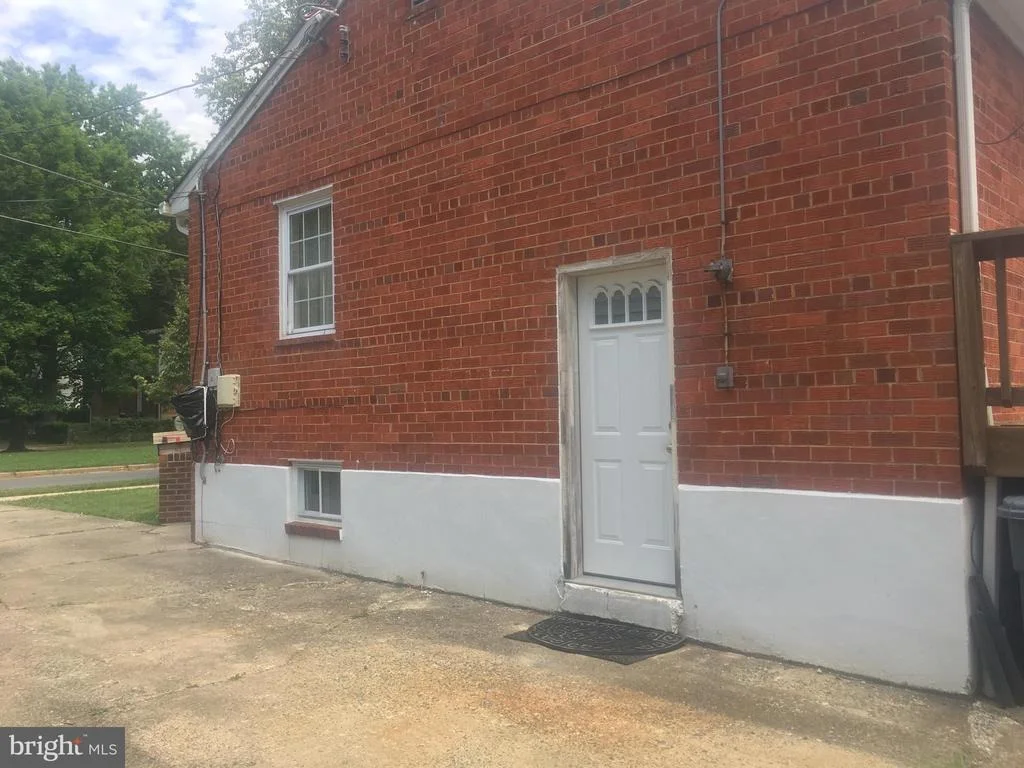 Photo of 3302 MOLINE ROAD