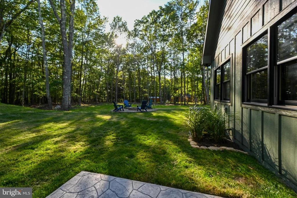 Photo of 15 BYRAN DR
