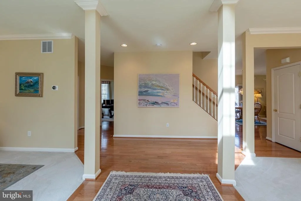 Photo of 10419 WHITE COURT