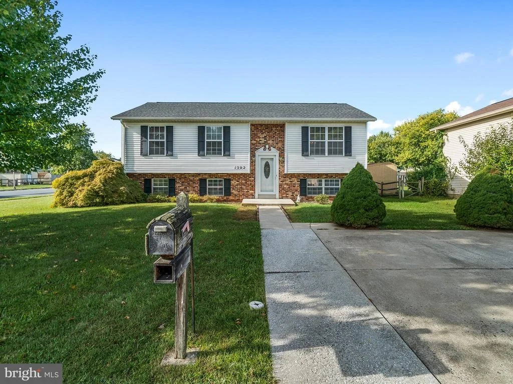 Photo of 1502 CEDARCREST LANE