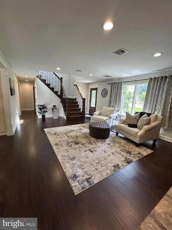 Photo of 902 N ISLAND ROAD