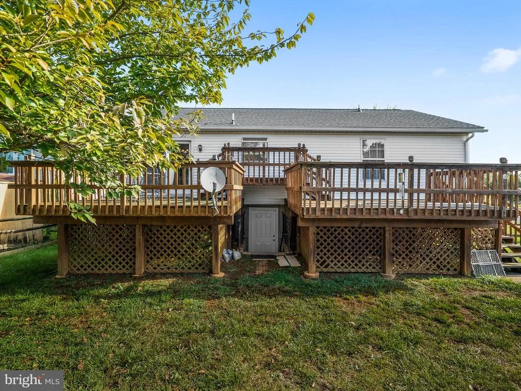 Photo of 1502 CEDARCREST LANE