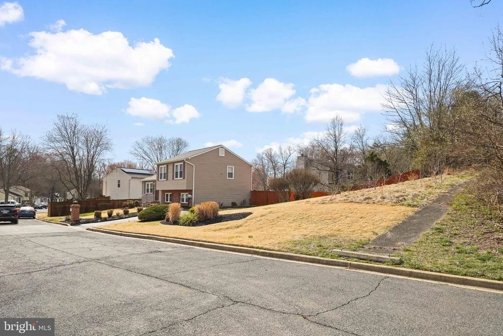 Photo of 5210 VIENNA DRIVE