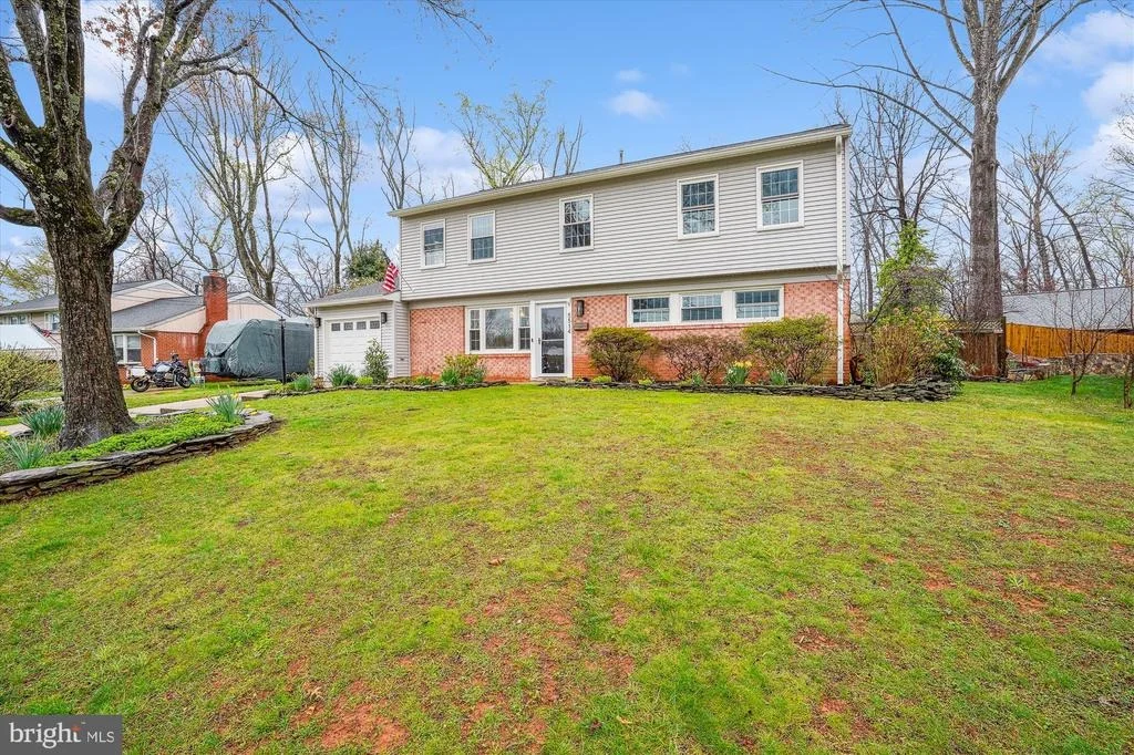 Photo of 5514 INVERCHAPEL ROAD