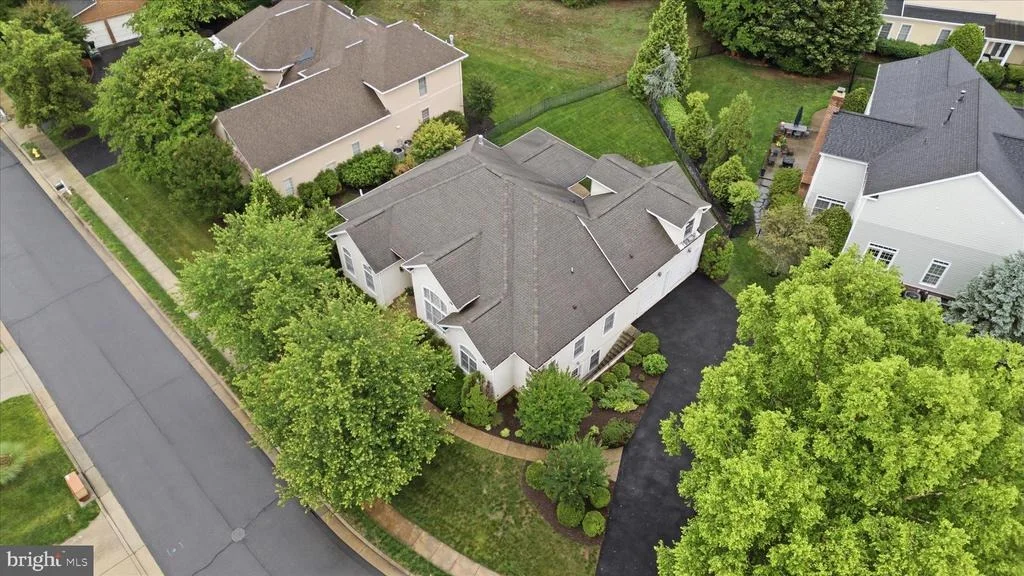 Photo of 8277 ROXBOROUGH LOOP