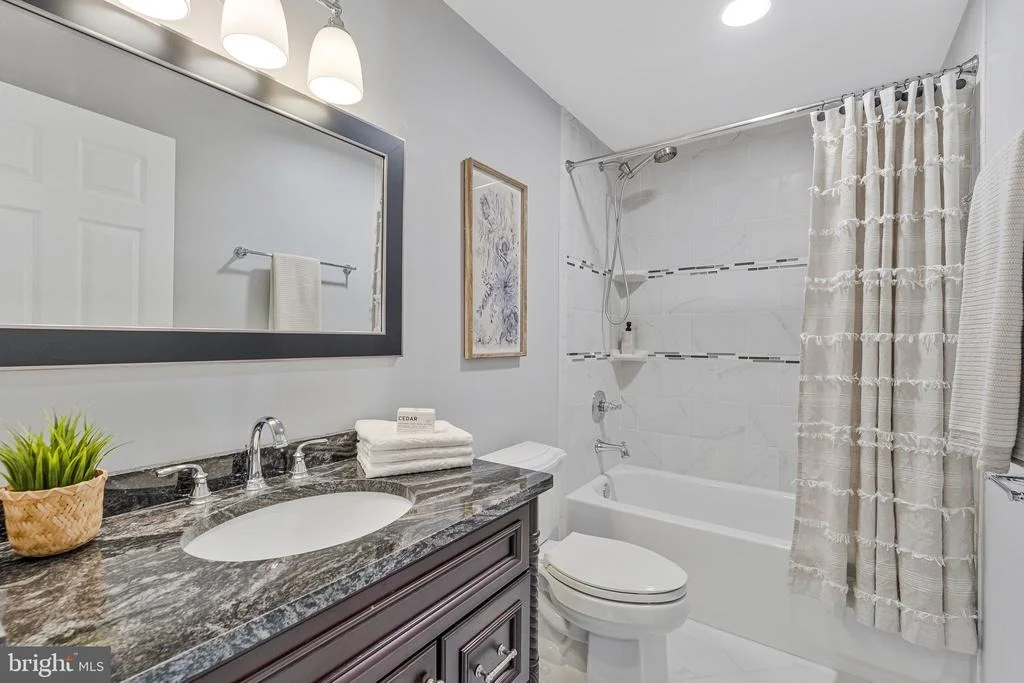 Photo of 8611 BROOK ROAD