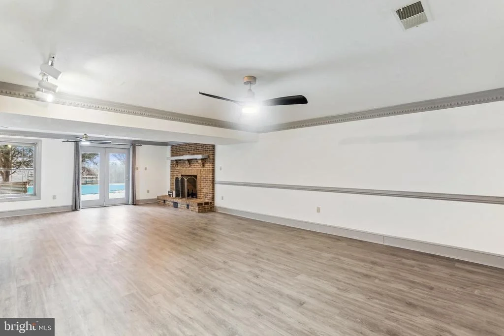 Photo of 9409 THORNEDIKE DRIVE