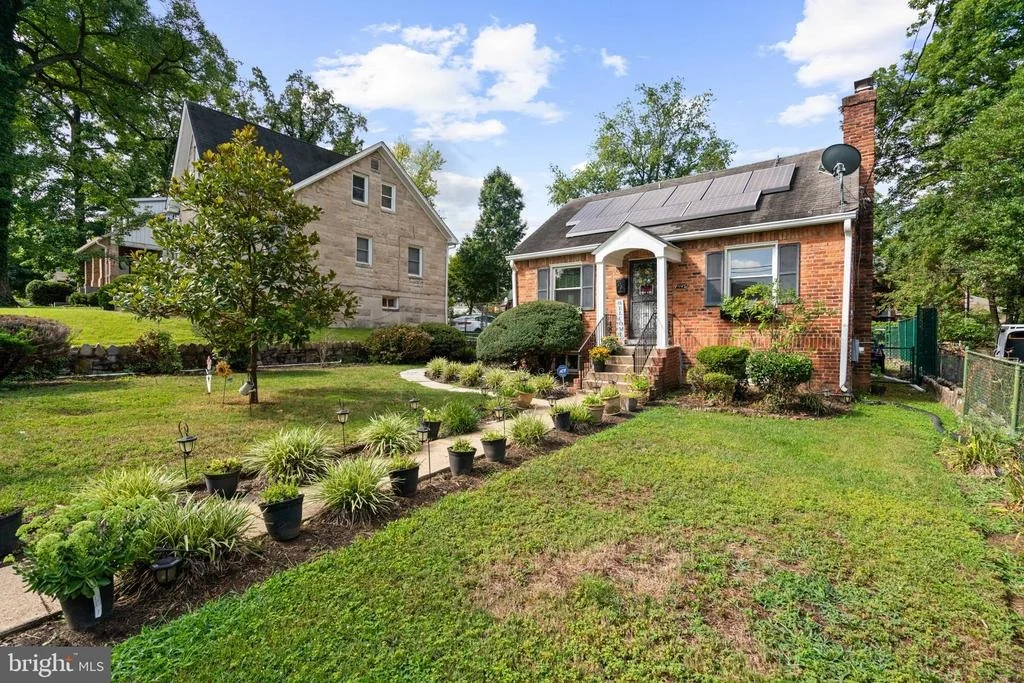 Photo of 1143 44TH PLACE SE