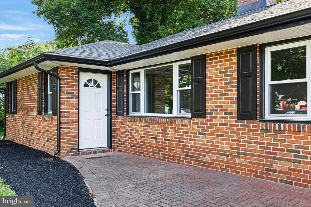 Photo of 208 MENDELL PLACE