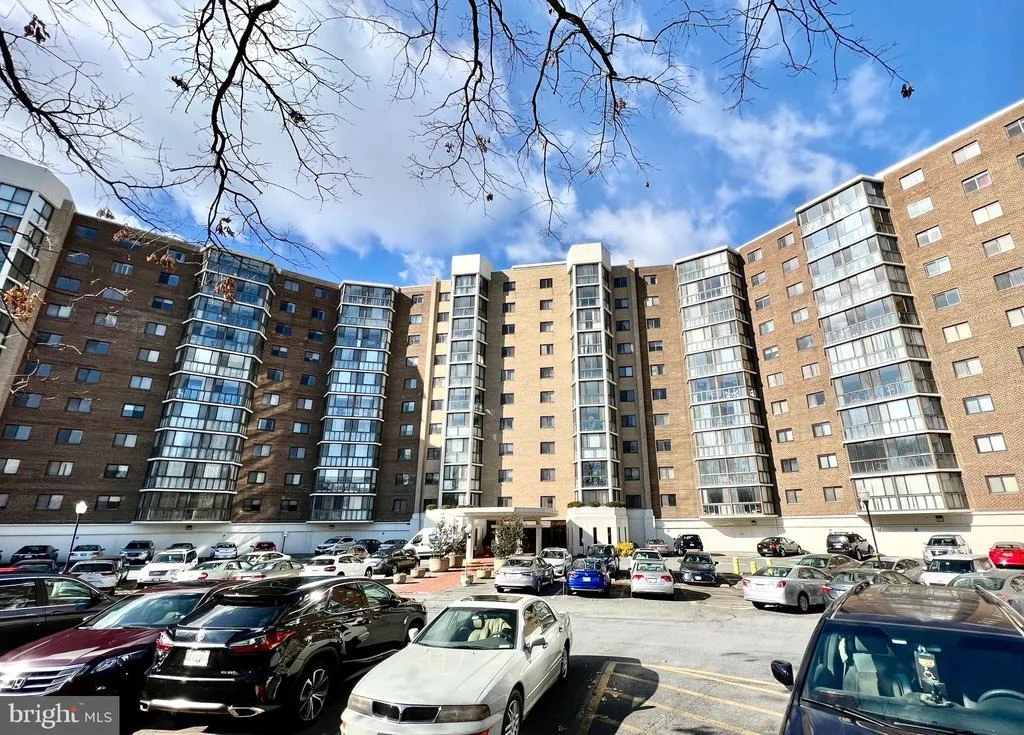 Photo of Unit 701 at 15115 INTERLACHEN DRIVE