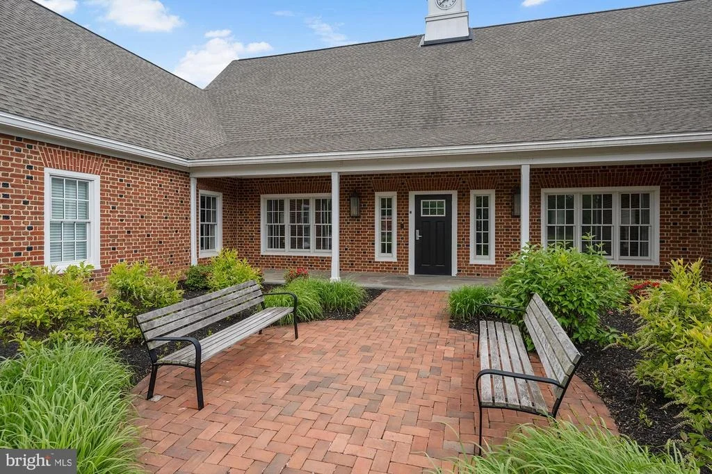 Photo of 821 BENTGRASS DRIVE