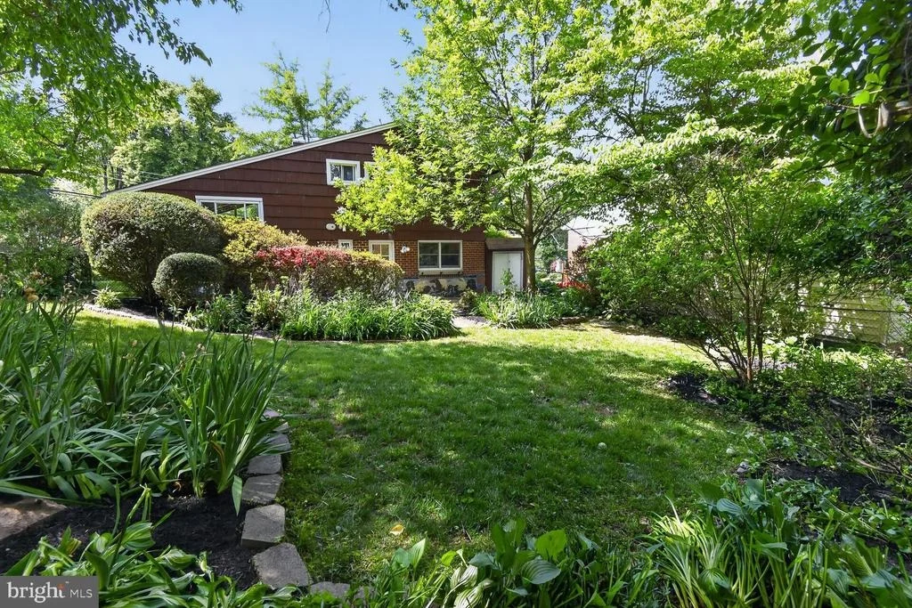 Photo of 4401 FERRARA DRIVE