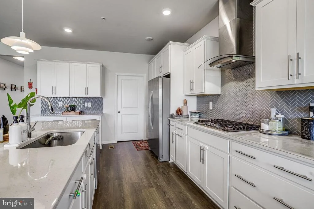 Photo of 504 CARROLL WALK AVE
