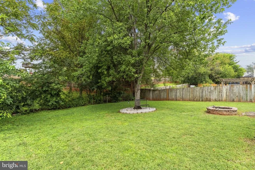 Photo of 1421 N THOMAS WAY