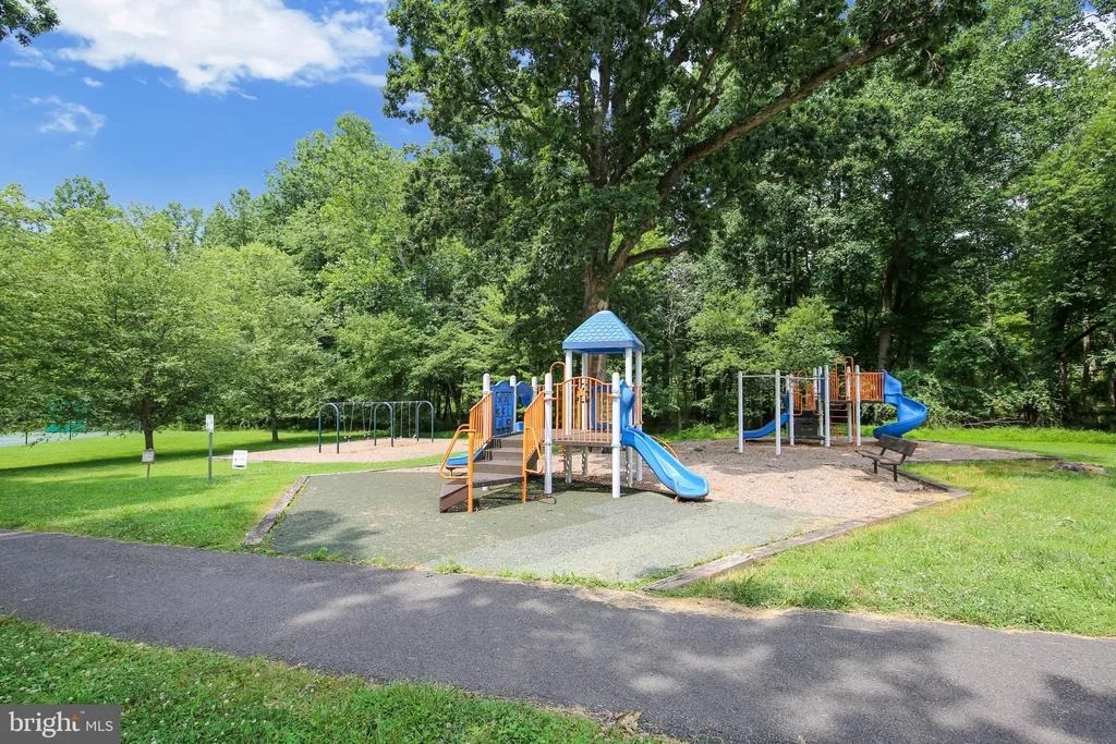 Photo of 2417 NEES LANE