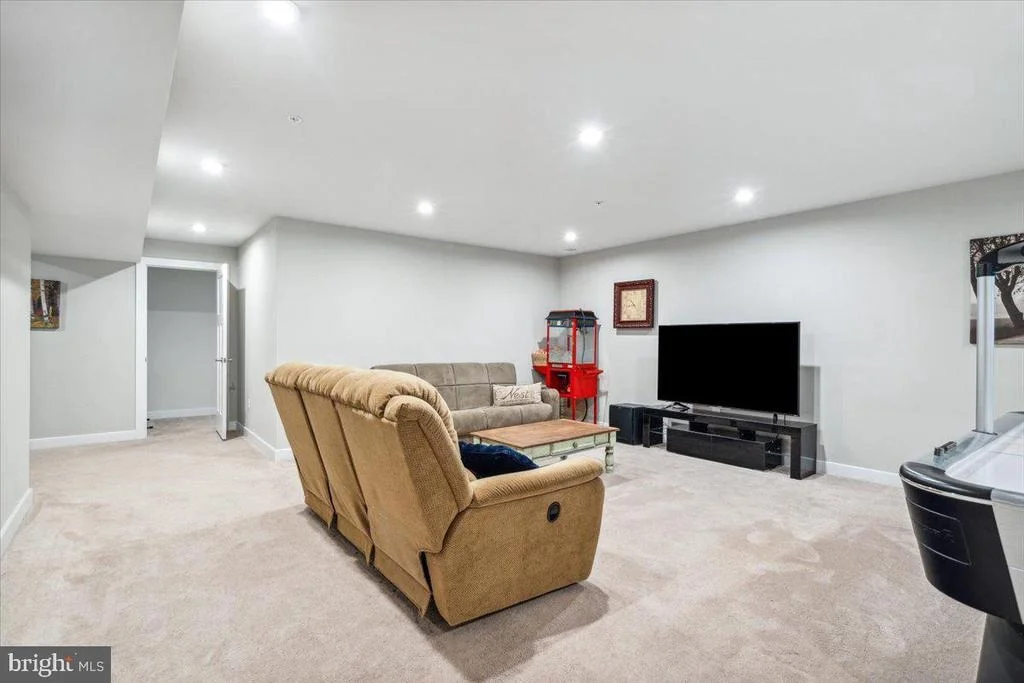 Photo of 1215 FUTURITY STREET