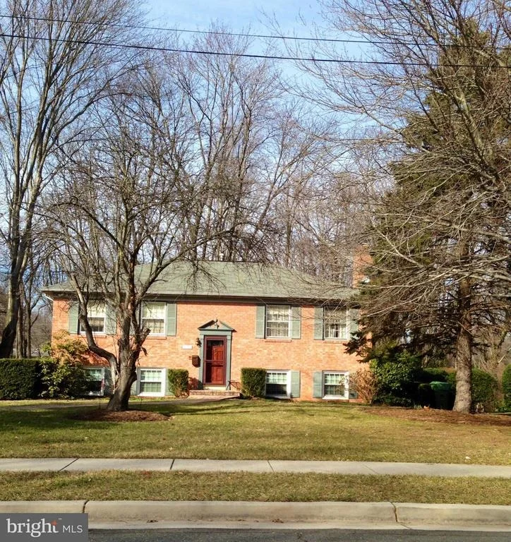 Photo of 1932 FOXHALL ROAD