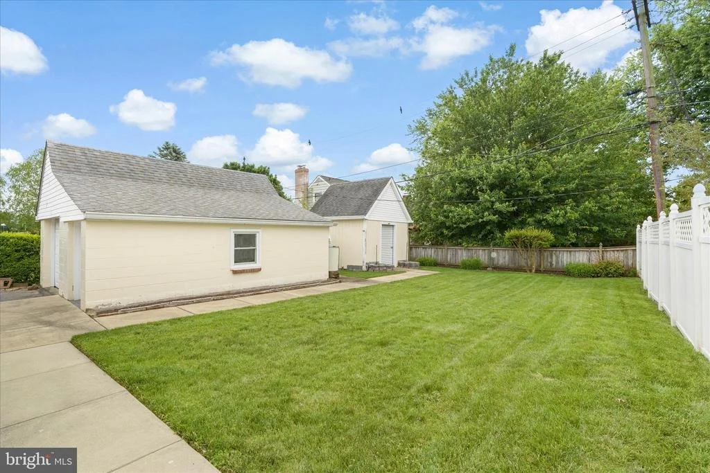 Photo of 6 E 13TH STREET