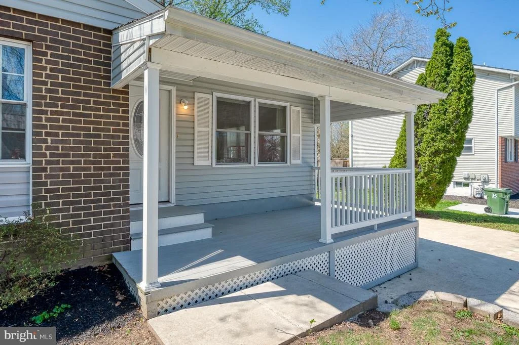 Photo of 406 LABURNUM ROAD