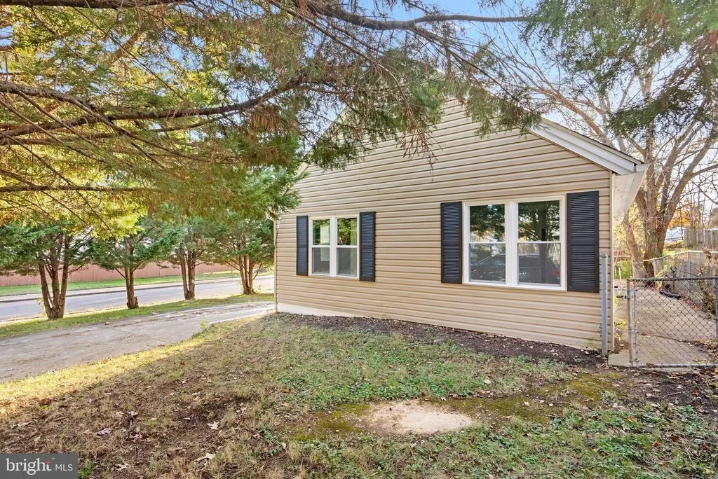 Photo of 500 GOLDLEAF AVENUE