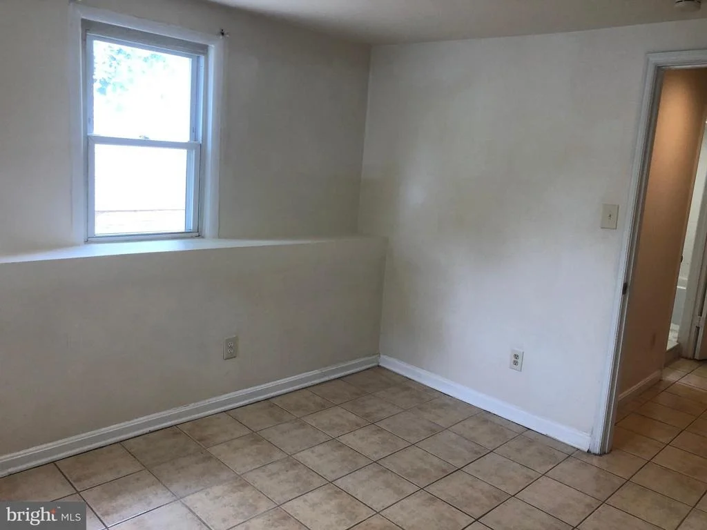 Photo of 516 MENTOR AVENUE
