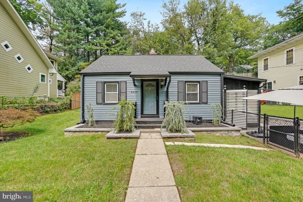 Photo of 4313 IVY GLEN ROAD